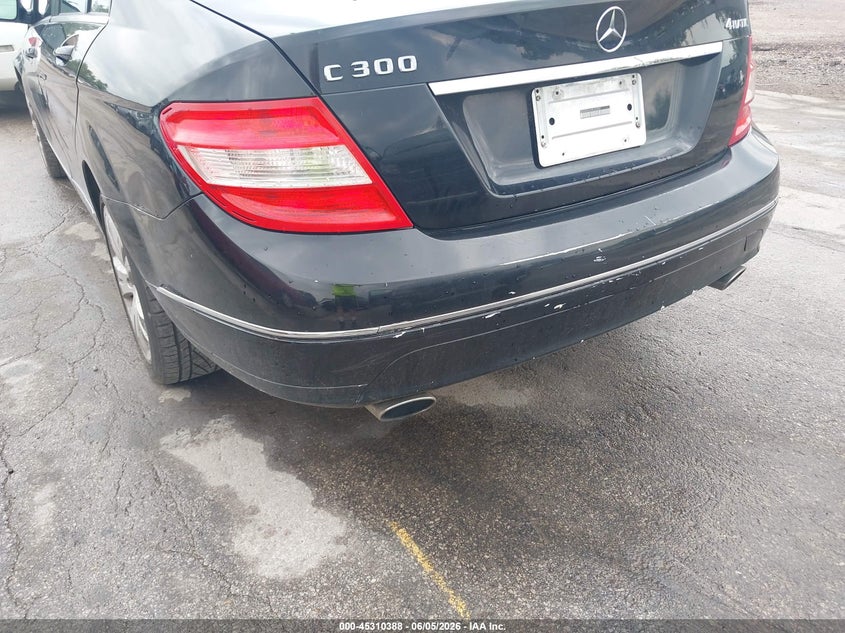 2009 Mercedes-benz C class VIN WDDGF81XX9F233584 IAAI salvage auction — ENGINE DAMAGE, Salvage (Illinois), sold $350 on 2026-07-13 (photo 6)