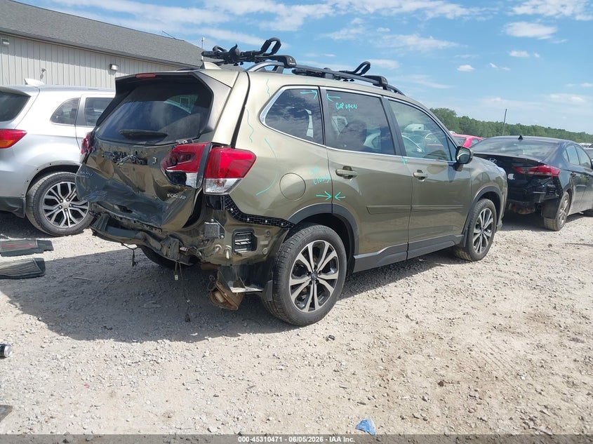 2023 Subaru Forester VIN JF2SKAPC9PH455497 IAAI salvage auction — REAR END, Salvage Title, sold $5,300 on 2026-07-29 (photo 4)