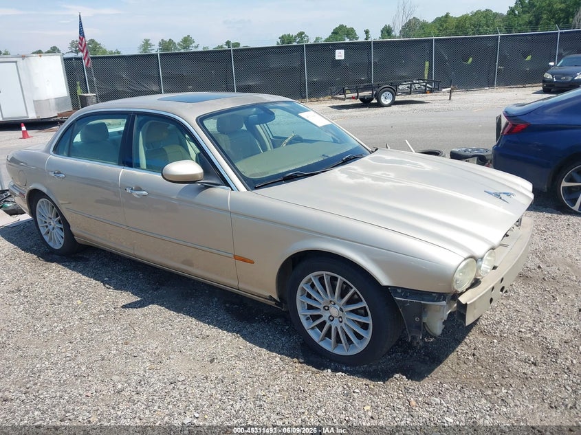 2005 Jaguar Xj series VIN SAJWA79CX5SG37491 IAAI salvage auction — LEFT FRONT, Salvage (South Carolina), sold $525 on 2026-07-08 (photo 1)