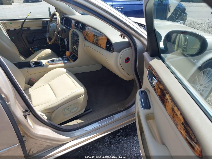 2005 Jaguar Xj series VIN SAJWA79CX5SG37491 IAAI salvage auction — LEFT FRONT, Salvage (South Carolina), sold $525 on 2026-07-08 (photo 5)