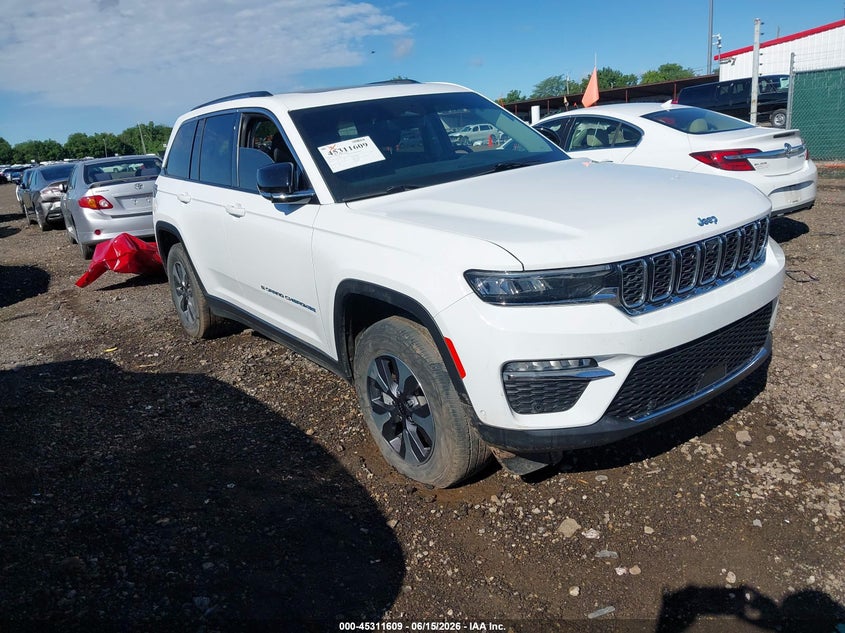 2023 Jeep Grand cherokee VIN 1C4RJYB61PC551812 — IAAI salvage auction photo