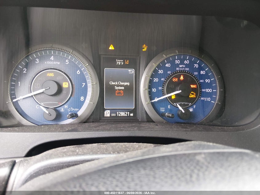 2018 Toyota Sienna VIN 5TDKZ3DC0JS941855 IAAI salvage auction — FRONT END, Salvage Title, sold $3,550 on 2026-07-14 (photo 7)