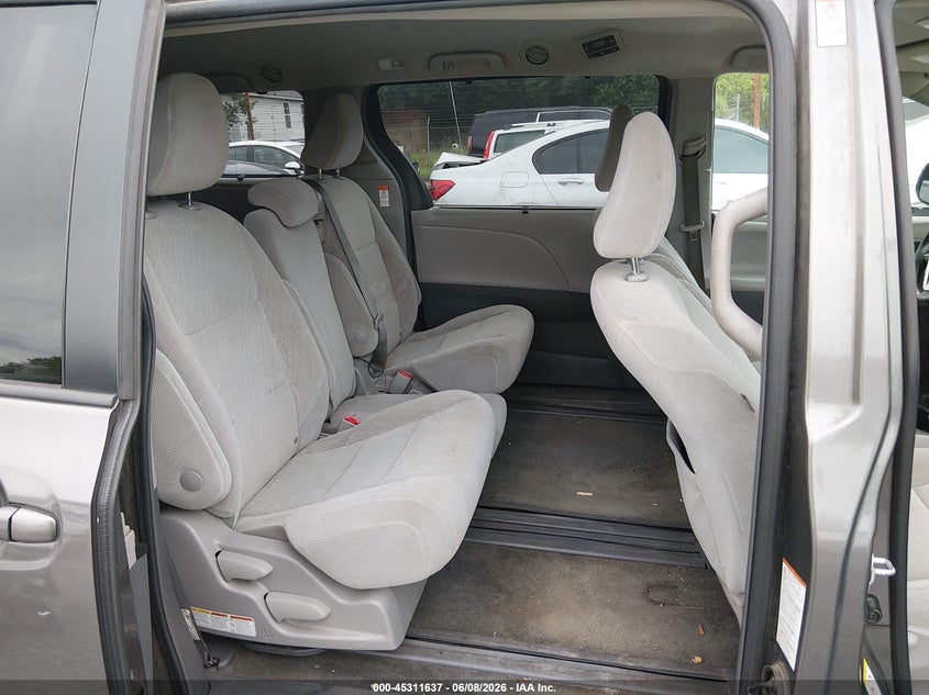 2018 Toyota Sienna VIN 5TDKZ3DC0JS941855 IAAI salvage auction — FRONT END, Salvage Title, sold $3,550 on 2026-07-14 (photo 8)