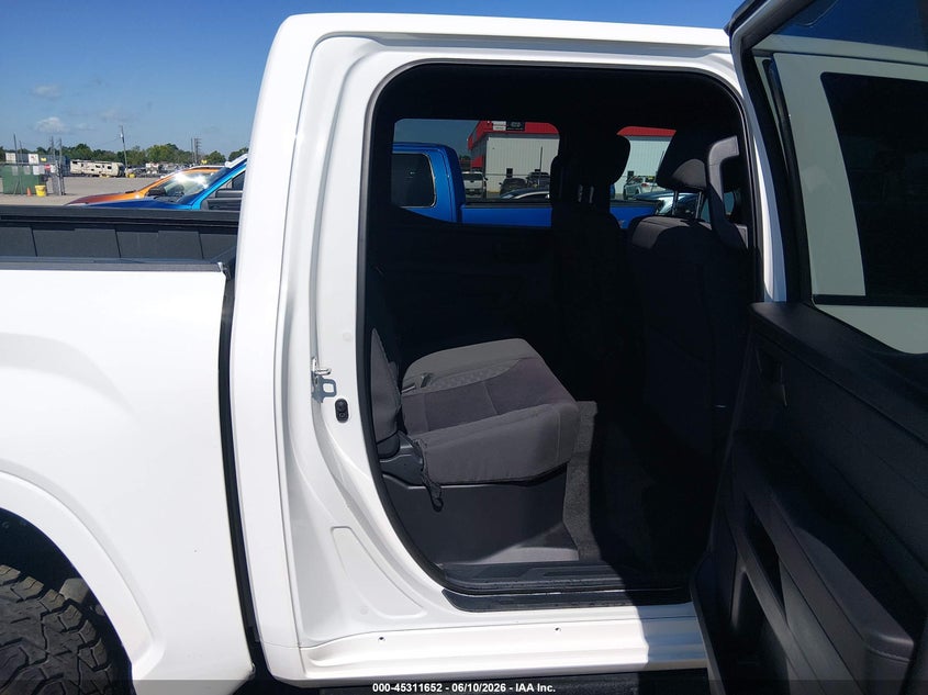 2025 Toyota Tundra VIN 5TFKB5DB4SX262755 IAAI salvage auction — FRONT END, Salvage Title, sold $17,200 on 2026-07-22 (photo 8)