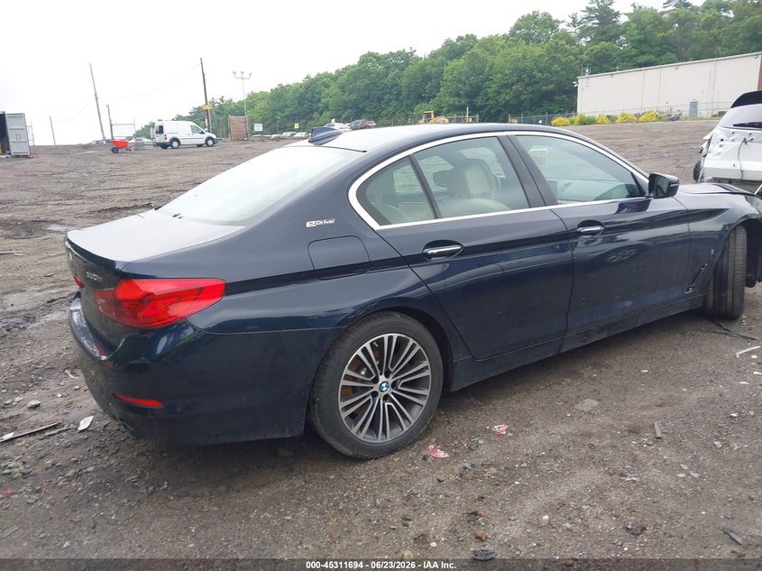 2018 BMW 5er VIN WBAJB1C55JB085206 IAAI salvage auction — RIGHT FRONT, Salvage (Massachusetts), sold $10,650 on 2026-07-28 (photo 4)