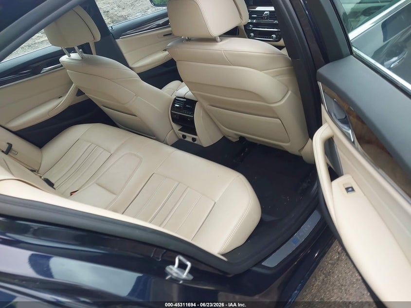 2018 BMW 5er VIN WBAJB1C55JB085206 IAAI salvage auction — RIGHT FRONT, Salvage (Massachusetts), sold $10,650 on 2026-07-28 (photo 8)
