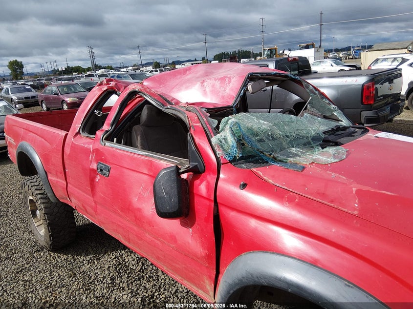 2001 Toyota Tacoma VIN 5TEWN72NX1Z743103 IAAI salvage auction — ROLLOVER, Salvage (Oregon), sold $1,250 on 2026-07-16 (photo 6)