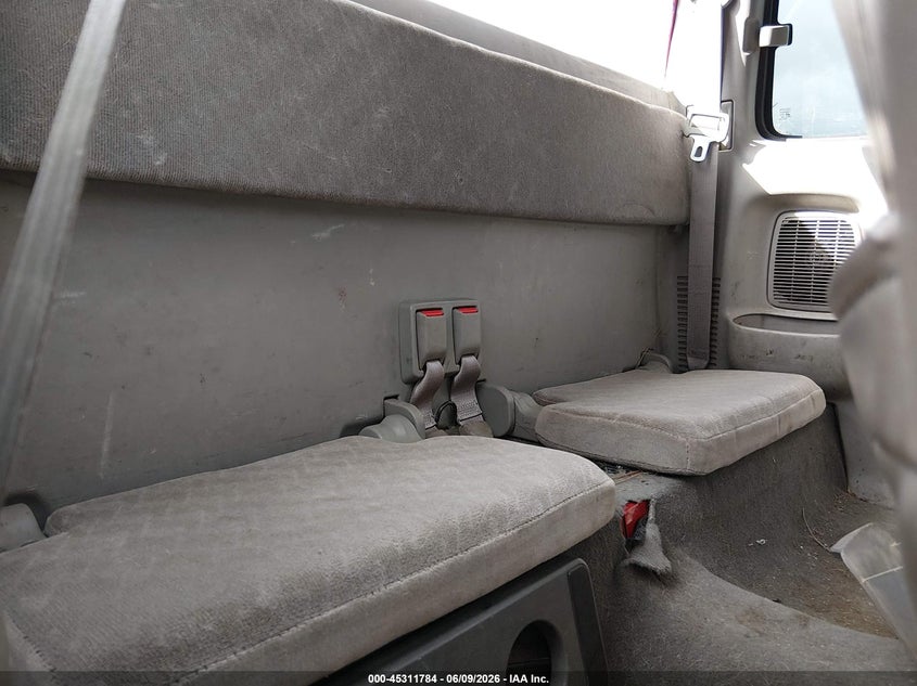 2001 Toyota Tacoma VIN 5TEWN72NX1Z743103 IAAI salvage auction — ROLLOVER, Salvage (Oregon), sold $1,250 on 2026-07-16 (photo 8)