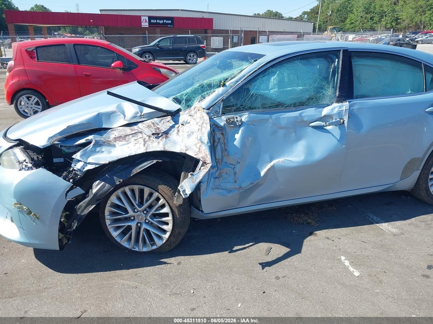 2013 Lexus ES VIN JTHBK1GG7D2038622 IAAI salvage auction — LEFT FRONT, Salvage Title, sold $2,625 on 2026-07-09 (photo 6)