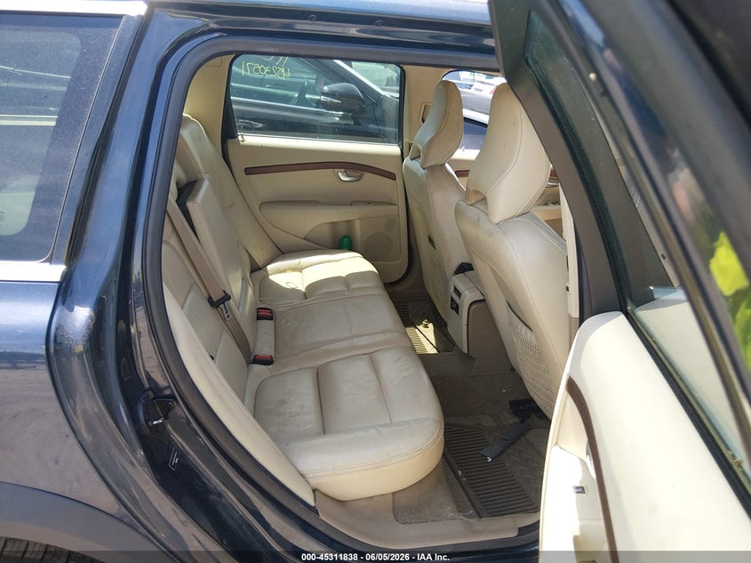 2010 Volvo Xc70 VIN YV4960BZ5A1078428 IAAI salvage auction — FRONT END, Salvage (Massachusetts), sold $425 on 2026-07-24 (photo 8)