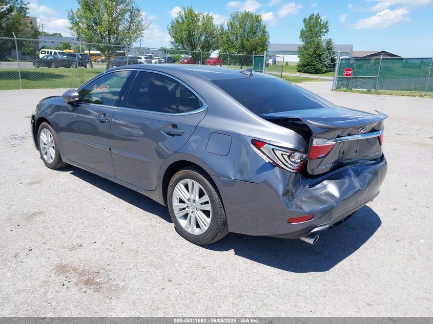 2013 Lexus ES VIN JTHBK1GG1D2068084 IAAI salvage auction — FRONT & REAR, Salvage Title, sold $4,325 on 2026-07-28 (photo 3)