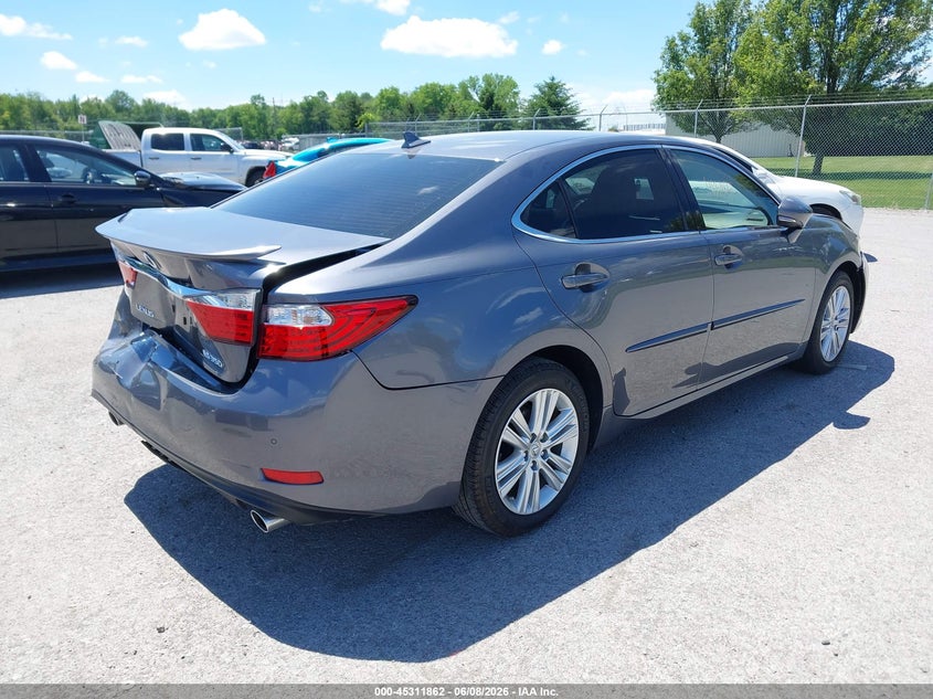 2013 Lexus ES VIN JTHBK1GG1D2068084 IAAI salvage auction — FRONT & REAR, Salvage Title, sold $4,325 on 2026-07-28 (photo 4)