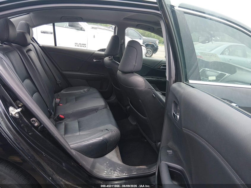 2017 Honda Accord VIN 1HGCR3F84HA000625 IAAI salvage auction — SIDE, Salvage Title, sold $3,500 on 2026-07-22 (photo 8)