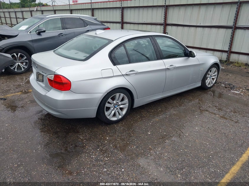 2007 BMW 3er VIN WBAVA33537PG52012 IAAI salvage auction — FRONT END, Original (Texas), sold $175 on 2026-07-24 (photo 4)