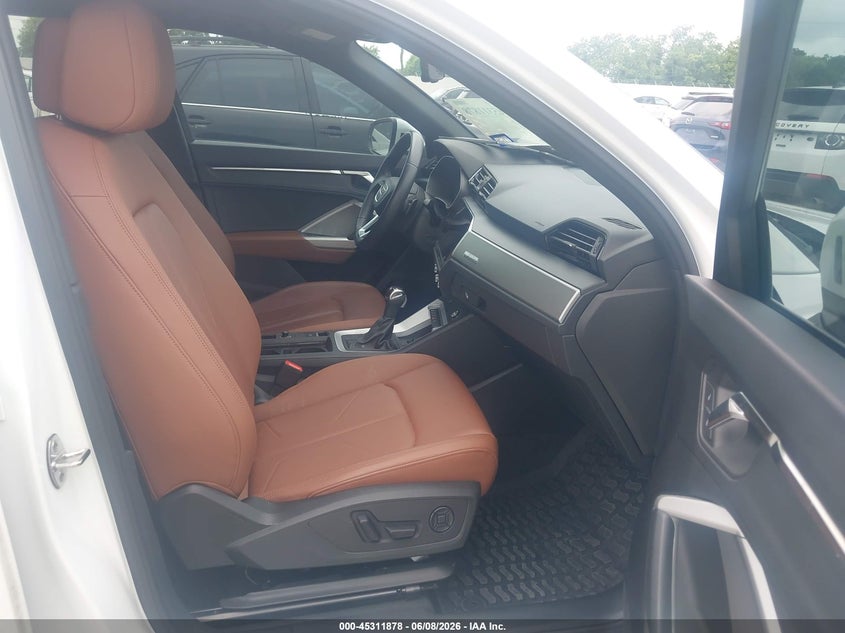 2024 Audi Q3 VIN WA1DECF31R1037050 IAAI salvage auction — REAR END, Salvage Title, sold $15,000 on 2026-07-24 (photo 5)
