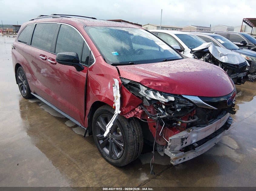 2022 Toyota Sienna VIN 5TDXRKEC1NS083669 — IAAI salvage auction photo