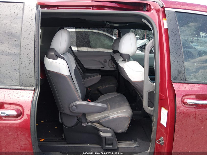 2022 Toyota Sienna VIN 5TDXRKEC1NS083669 IAAI salvage auction — FRONT END, Wait Title, sold $13,800 on 2026-08-23 (photo 8)
