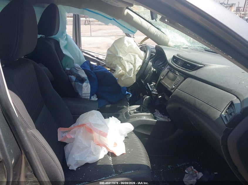 2018 Nissan Rogue VIN KNMAT2MT5JP517976 IAAI salvage auction — SIDE, Salvage Title, sold $350 on 2026-07-18 (photo 5)