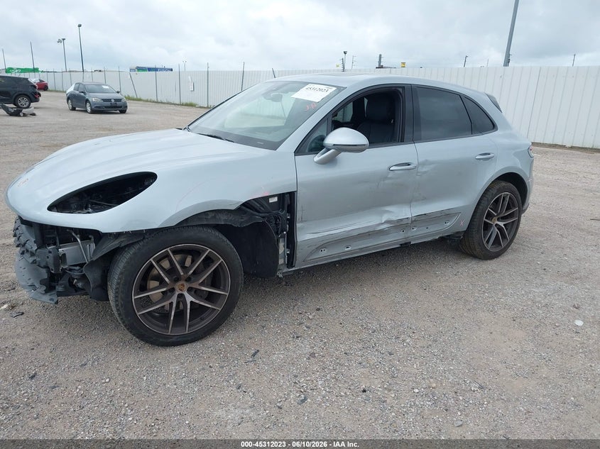 2024 Porsche Macan VIN WP1AA2A57RLB07340 IAAI salvage auction — RIGHT SIDE, Salvage Title, sold $22,750 on 2026-08-03 (photo 2)