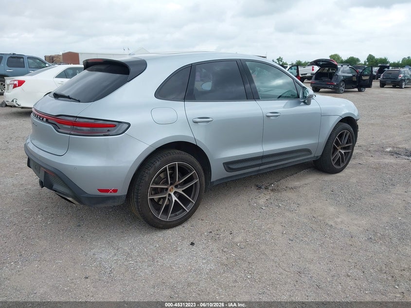 2024 Porsche Macan VIN WP1AA2A57RLB07340 IAAI salvage auction — RIGHT SIDE, Salvage Title, sold $22,750 on 2026-08-03 (photo 4)