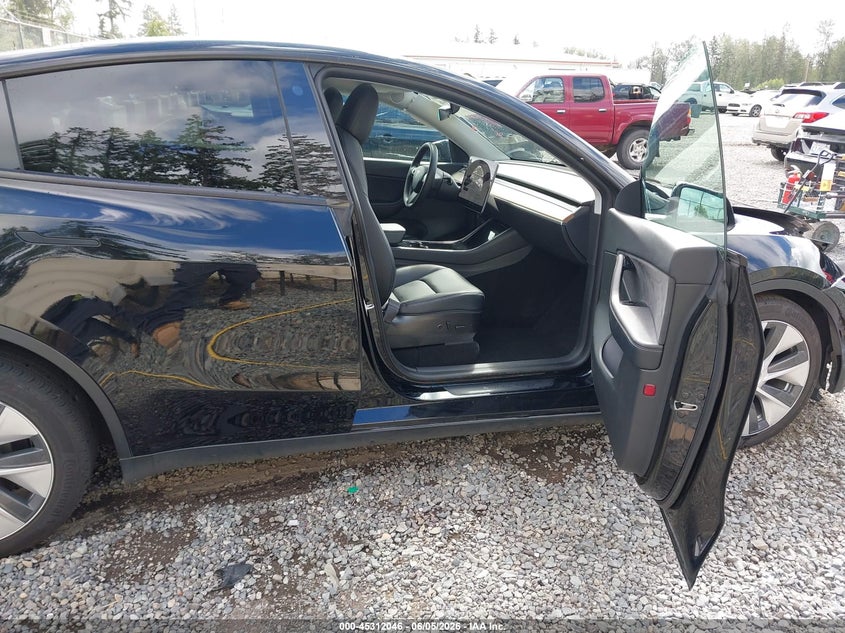 2021 Tesla Model y VIN 5YJYGDEE1MF105938 IAAI salvage auction — LEFT SIDE, Salvage Title, sold $7,850 on 2026-07-08 (photo 5)