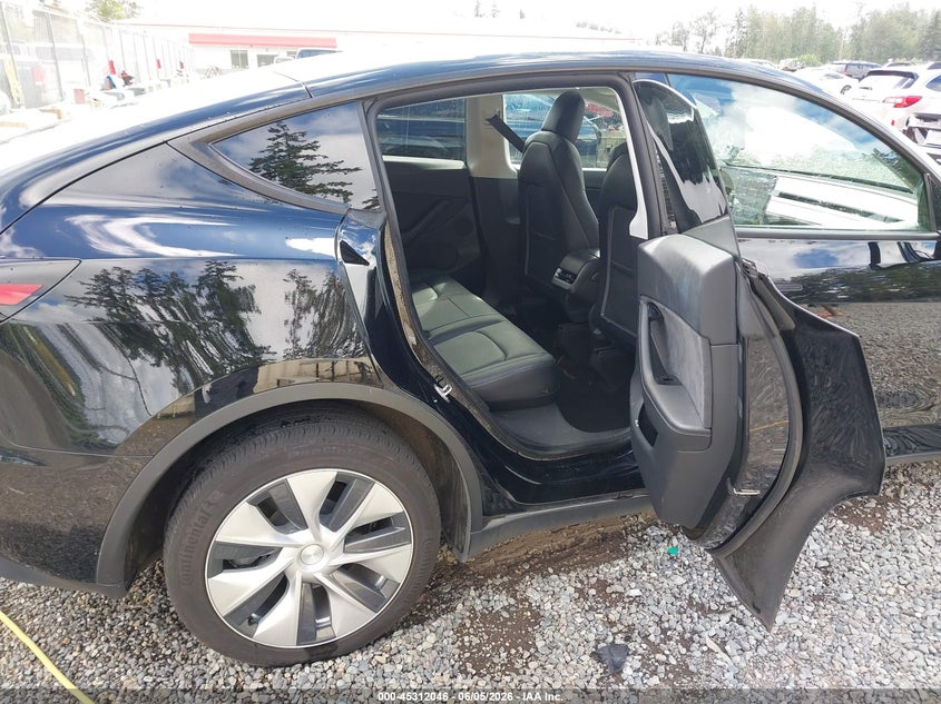 2021 Tesla Model y VIN 5YJYGDEE1MF105938 IAAI salvage auction — LEFT SIDE, Salvage Title, sold $7,850 on 2026-07-08 (photo 8)
