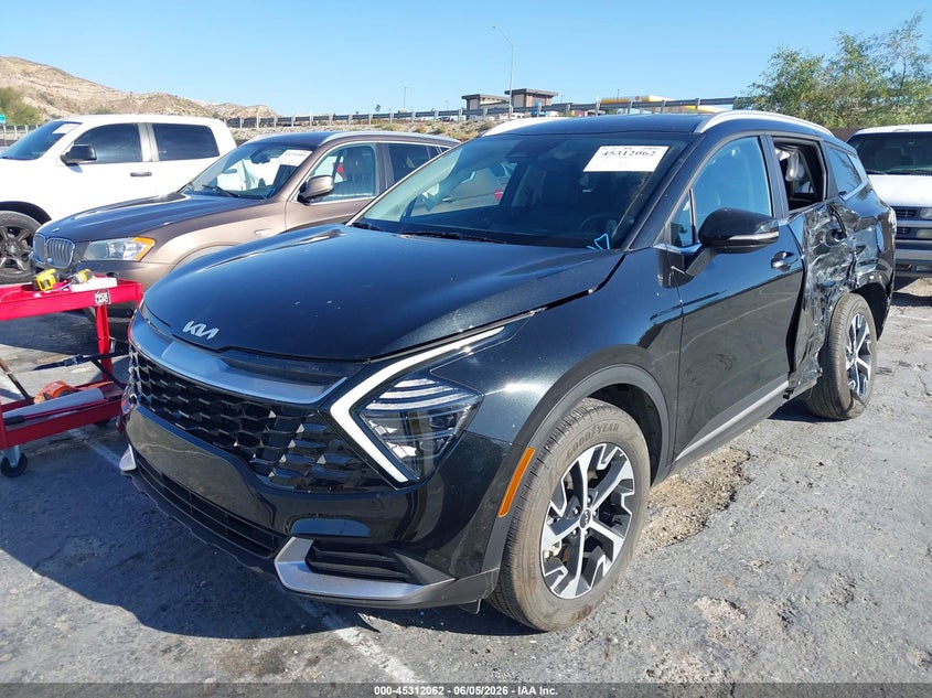 2025 Kia Sportage VIN KNDPVCDG9S7245866 IAAI salvage auction — LEFT SIDE, Salvage Title, sold $7,900 on 2026-07-28 (photo 2)