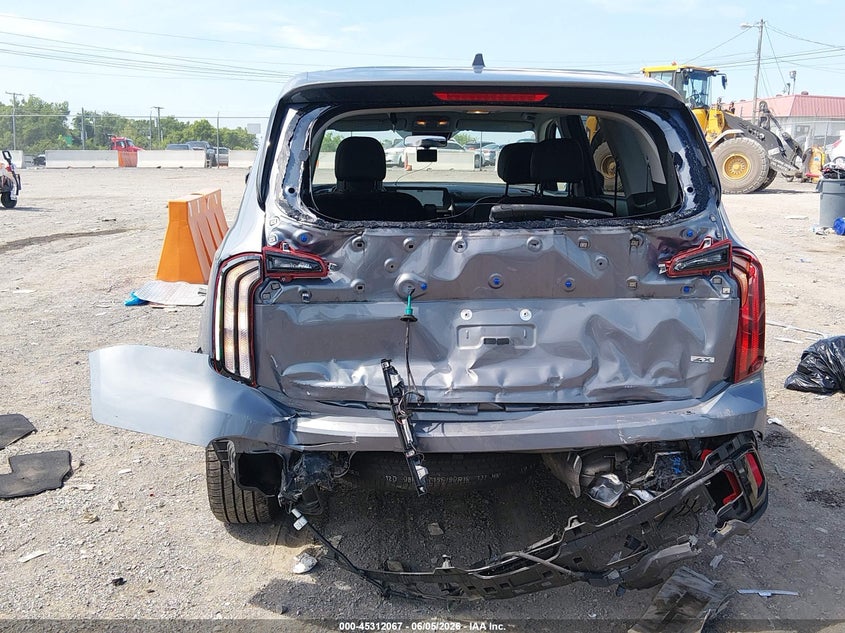 2023 Kia Telluride VIN 5XYP6DGC1PG371225 IAAI salvage auction — REAR END, Salvage Title, sold $10,200 on 2026-07-09 (photo 6)