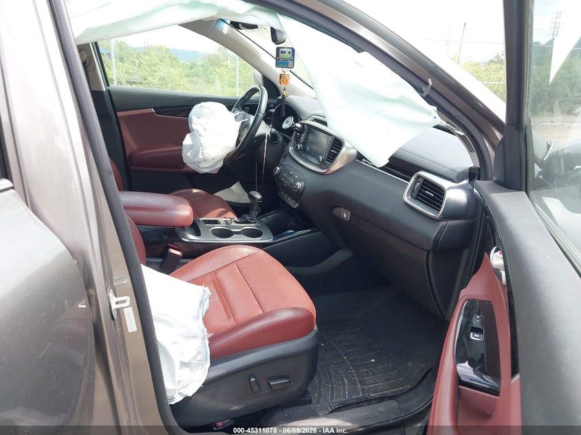 2017 Kia Sorento VIN 5XYPKDA58HG310638 IAAI salvage auction — FRONT END, Salvage Title, sold $1,200 on 2026-07-12 (photo 5)