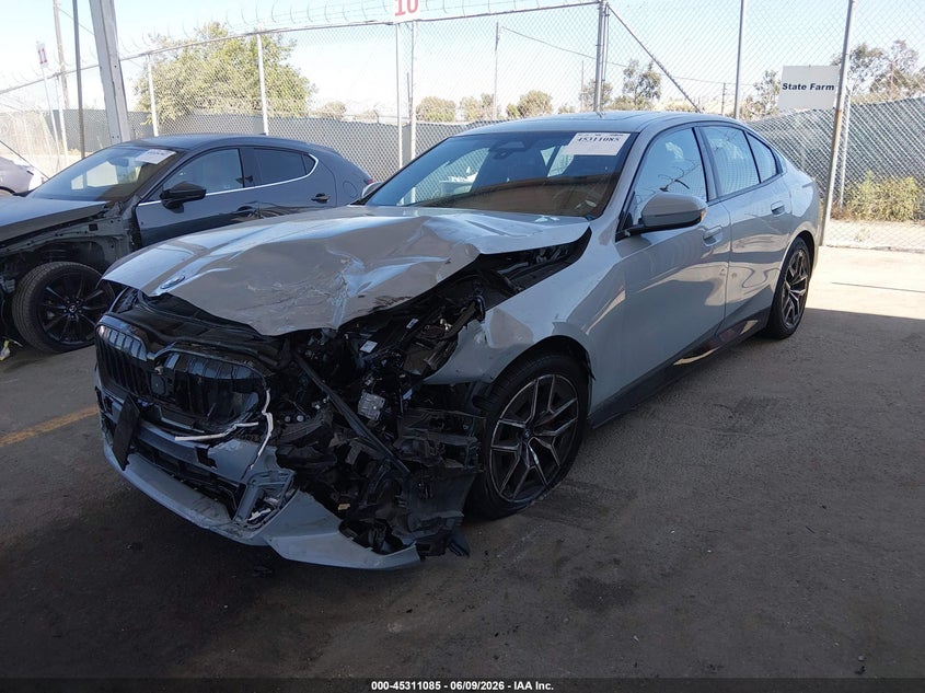2024 BMW I5 VIN WBY33FK03RCR43725 IAAI salvage auction — LEFT FRONT, Salvage Title, sold $17,300 on 2026-07-29 (photo 2)
