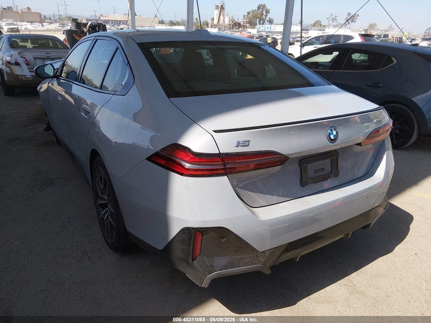 2024 BMW I5 VIN WBY33FK03RCR43725 IAAI salvage auction — LEFT FRONT, Salvage Title, sold $17,300 on 2026-07-29 (photo 3)