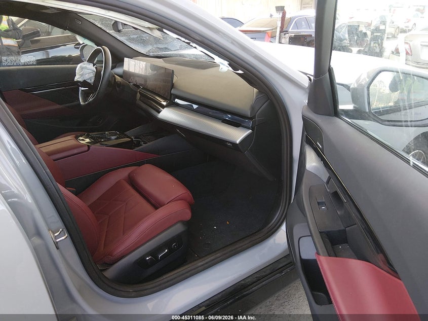 2024 BMW I5 VIN WBY33FK03RCR43725 IAAI salvage auction — LEFT FRONT, Salvage Title, sold $17,300 on 2026-07-29 (photo 5)