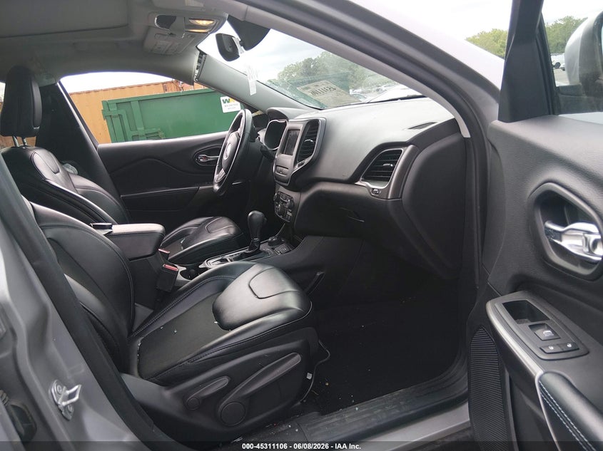 2019 Jeep Cherokee VIN 1C4PJMLX7KD343640 IAAI salvage auction — LEFT SIDE, Salvage Title, sold $2,950 on 2026-07-17 (photo 5)