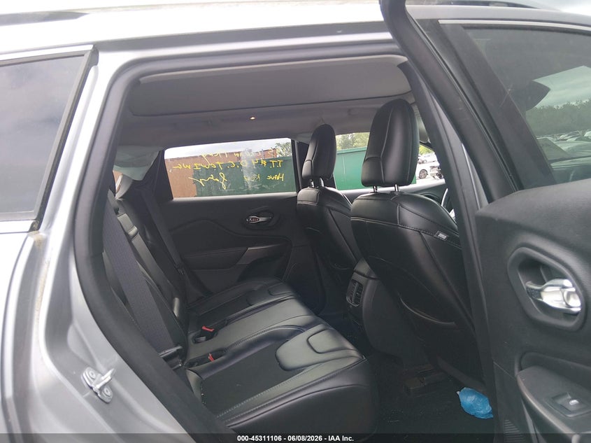 2019 Jeep Cherokee VIN 1C4PJMLX7KD343640 IAAI salvage auction — LEFT SIDE, Salvage Title, sold $2,950 on 2026-07-17 (photo 8)