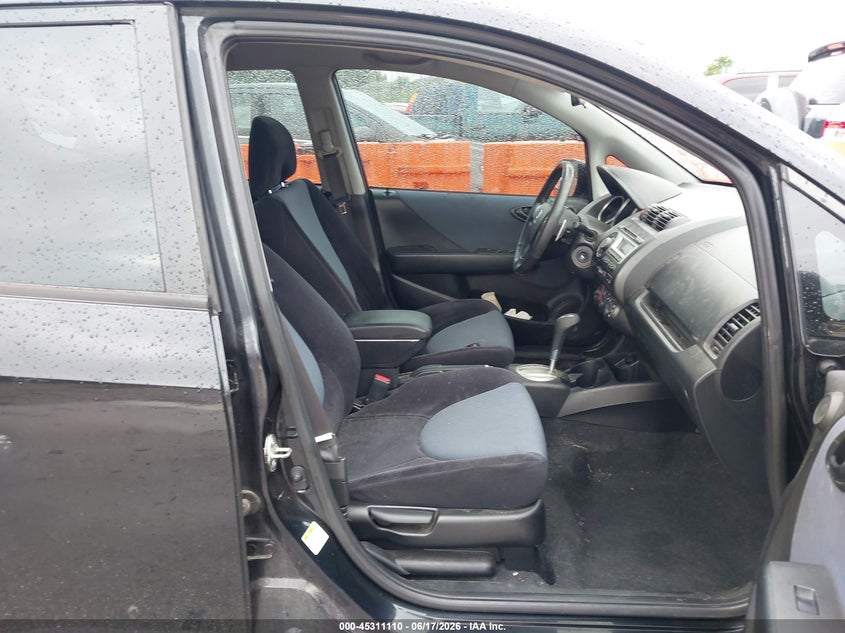 2008 Honda Fit VIN JHMGD386X8S013950 IAAI salvage auction — RIGHT SIDE, Salvage (Illinois), sold $375 on 2026-07-22 (photo 5)