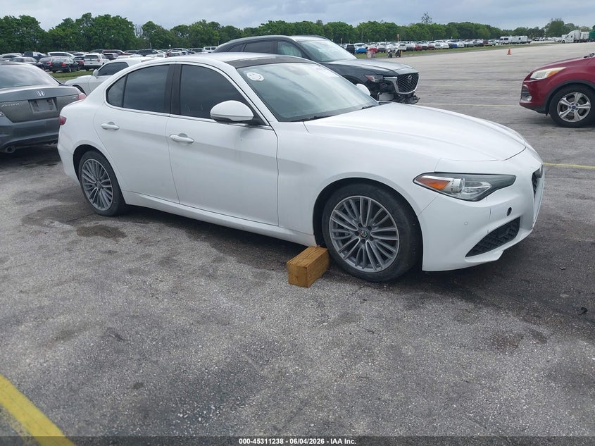 2017 Alfa romeo Giulia VIN ZARFAECN9H7536501 IAAI salvage auction — NORMAL WEAR, Clear (Florida), sold $2,600 on 2026-07-16 (photo 1)