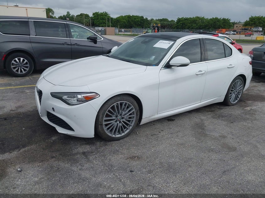 2017 Alfa romeo Giulia VIN ZARFAECN9H7536501 IAAI salvage auction — NORMAL WEAR, Clear (Florida), sold $2,600 on 2026-07-16 (photo 2)