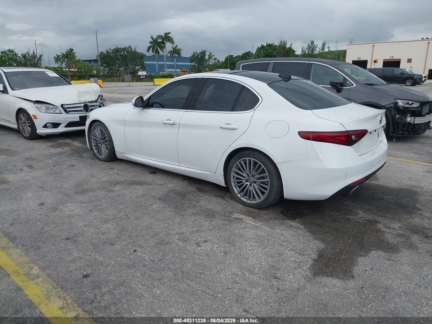 2017 Alfa romeo Giulia VIN ZARFAECN9H7536501 IAAI salvage auction — NORMAL WEAR, Clear (Florida), sold $2,600 on 2026-07-16 (photo 3)