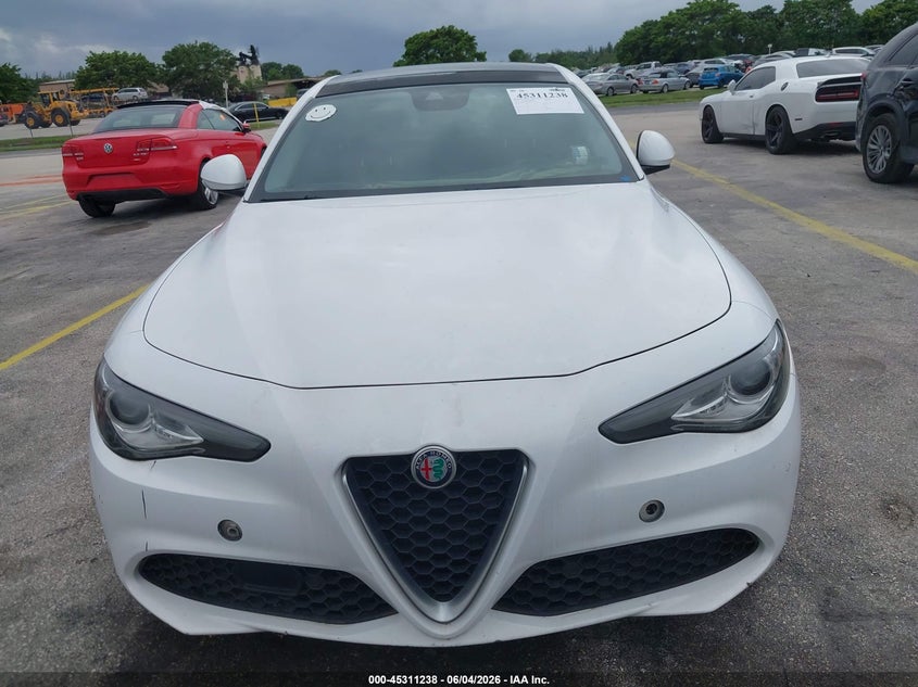 2017 Alfa romeo Giulia VIN ZARFAECN9H7536501 IAAI salvage auction — NORMAL WEAR, Clear (Florida), sold $2,600 on 2026-07-16 (photo 6)