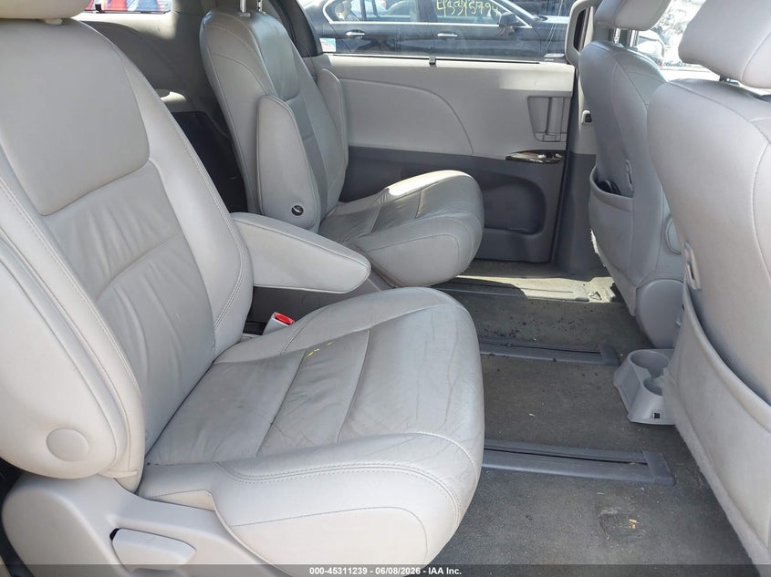 2016 Toyota Sienna VIN 5TDDK3DC4GS136365 IAAI salvage auction — FRONT END, Salvage Title, sold $1,050 on 2026-07-10 (photo 8)
