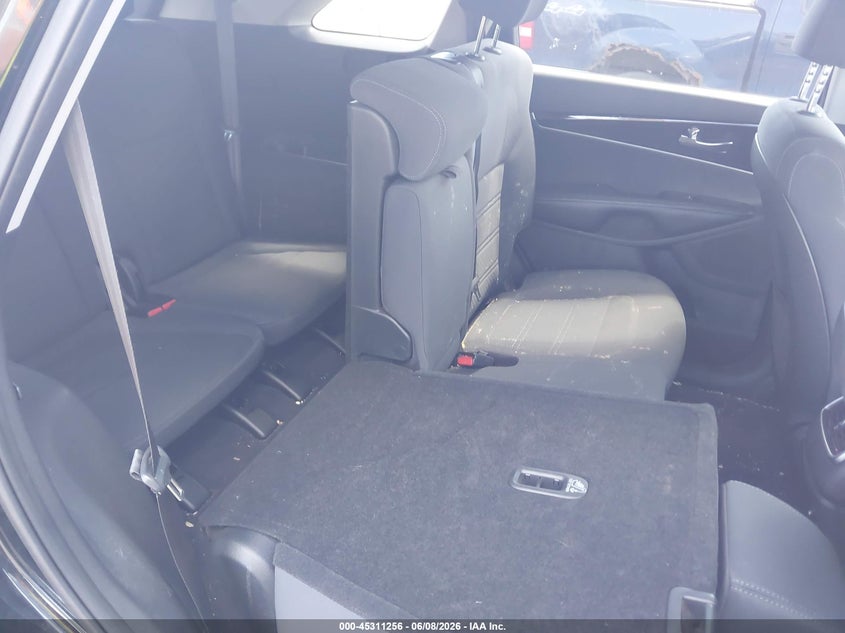 2019 Kia Sorento VIN 5XYPGDA31KG570466 IAAI salvage auction — THEFT, Salvage Title, sold $4,450 on 2026-07-14 (photo 8)