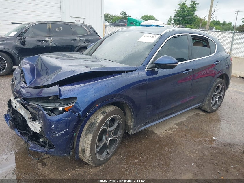 2020 Alfa romeo Stelvio VIN ZASPAKBN7L7C77456 IAAI salvage auction — FRONT END, Salvage (Illinois), sold $1,525 on 2026-08-20 (photo 2)