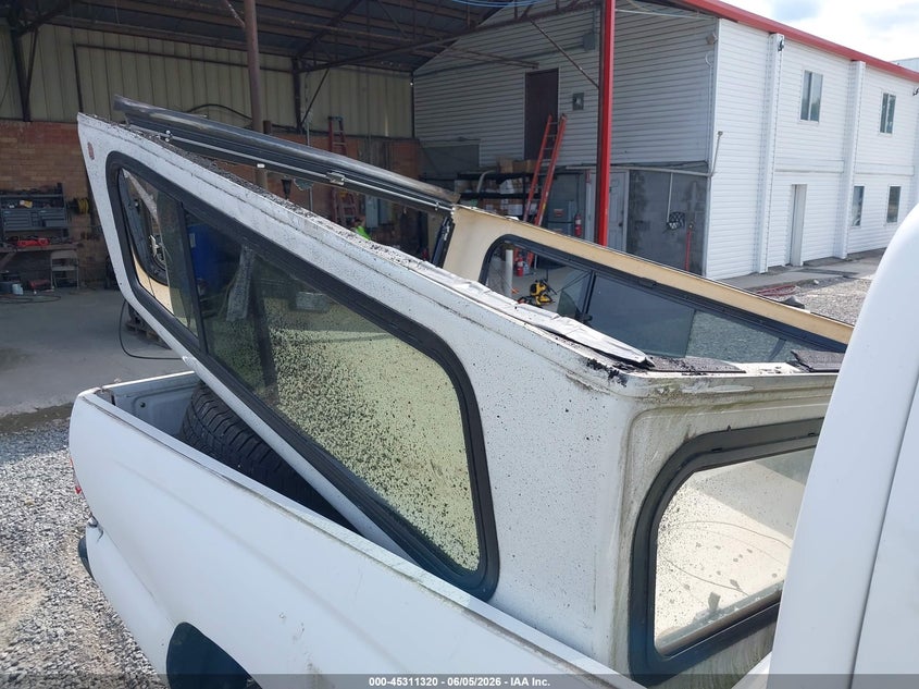 2004 Toyota Tacoma VIN 5TEPM62N44Z366032 IAAI salvage auction — RIGHT SIDE, Salvage (North Carolina), sold $6,000 on 2026-07-17 (photo 8)
