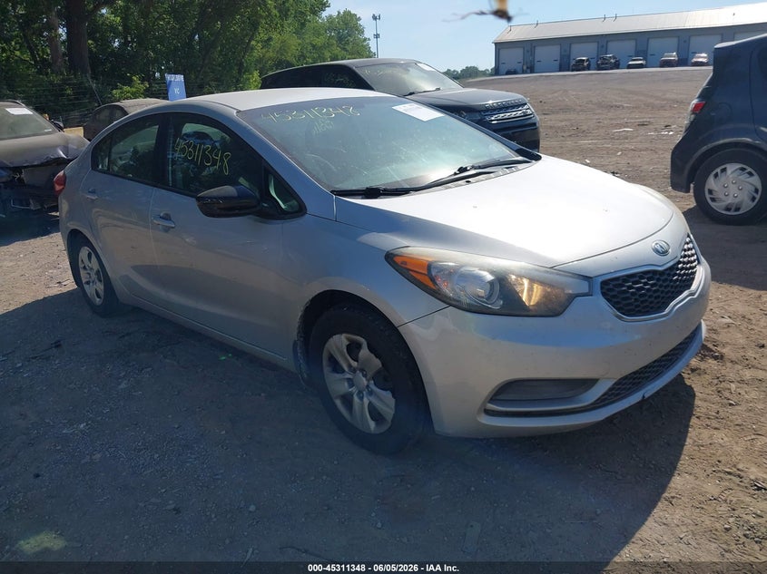 2015 Kia Forte VIN KNAFK4A68F5351911 IAAI salvage auction — LEFT REAR, Salvage Title, sold $700 on 2026-07-22 (photo 1)