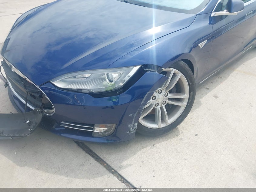 2015 Tesla Model s VIN 5YJSA1S28FF086422 IAAI salvage auction — FRONT END, Salvage Title, sold $3,500 on 2026-07-08 (photo 6)