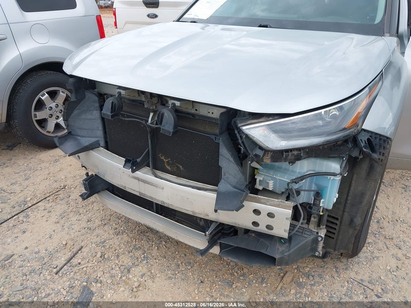2021 Toyota Highlander VIN 5TDZZRAH4MS515057 IAAI salvage auction — FRONT END, Salvage Title, sold $11,875 on 2026-08-01 (photo 6)