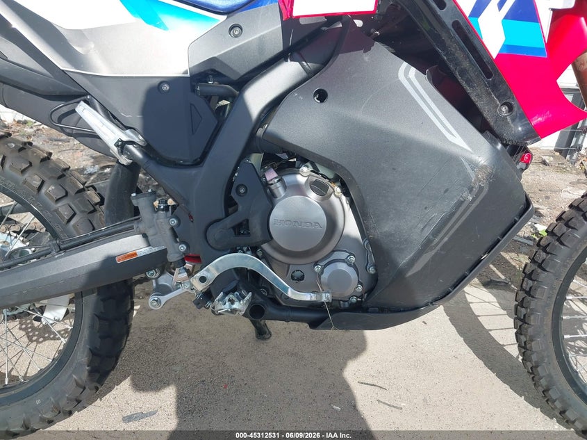 2025 Honda Crf VIN MLHND1647S5400408 IAAI salvage auction — FRONT END, Salvage Title, sold $2,200 on 2026-07-14 (photo 8)