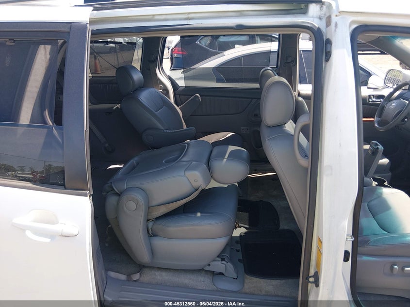 2007 Toyota Sienna VIN 5TDZK22C67S098169 IAAI salvage auction — NORMAL WEAR, Original (Ohio), sold $750 on 2026-07-16 (photo 8)