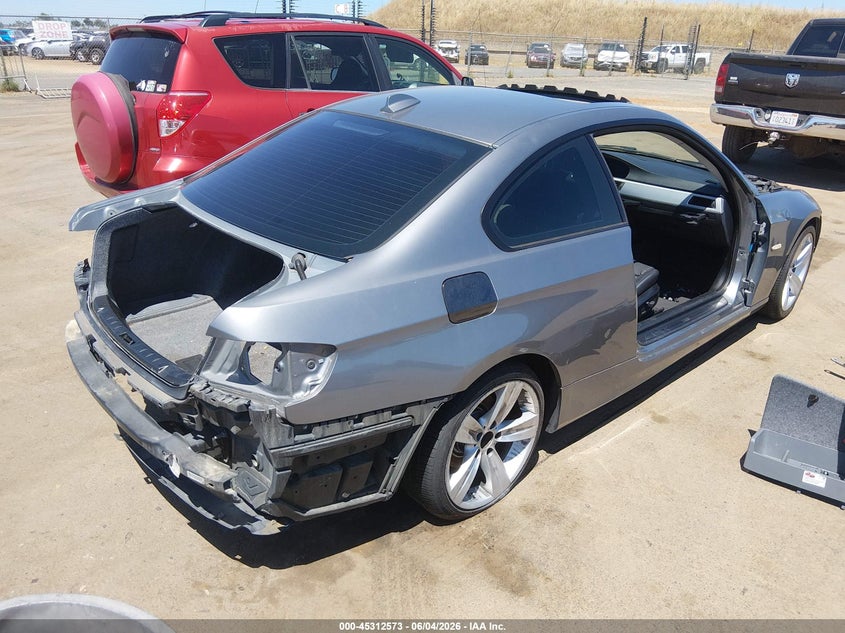 2011 BMW 3er VIN WBAKE5C56BE574152 IAAI salvage auction — NORMAL WEAR, Clear - Dealer Only (California), sold $200 on 2026-07-22 (photo 4)
