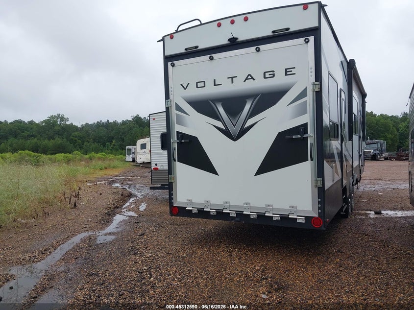 2022 Dutchman Other VIN 4YDFVTT2XNZ990472 IAAI salvage auction — WATER/FLOOD, Wait Title, sold $18,750 on 2026-08-19 (photo 4)